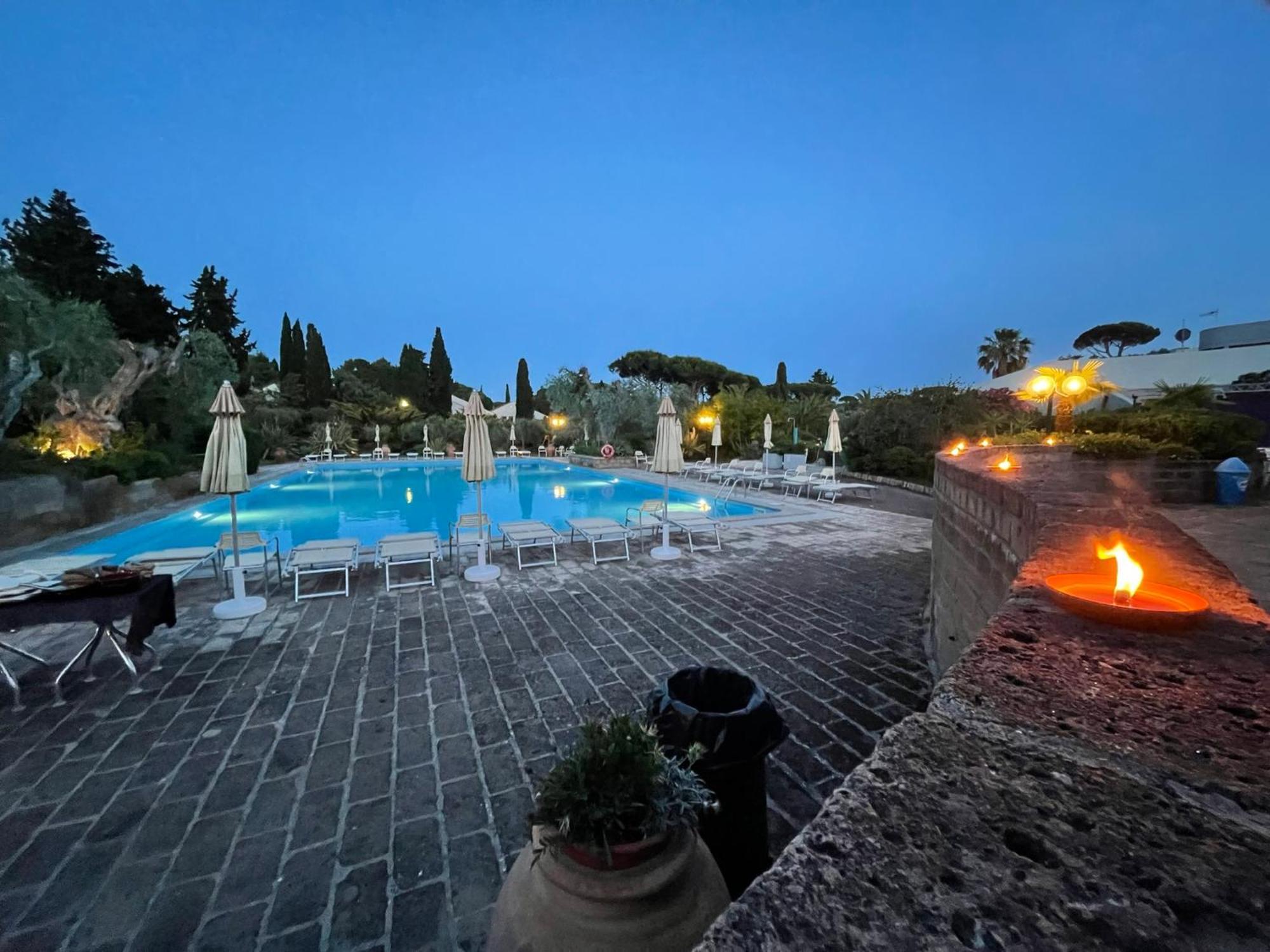 Residence Solemaremma Кастильоне-делла-Пеская Экстерьер фото