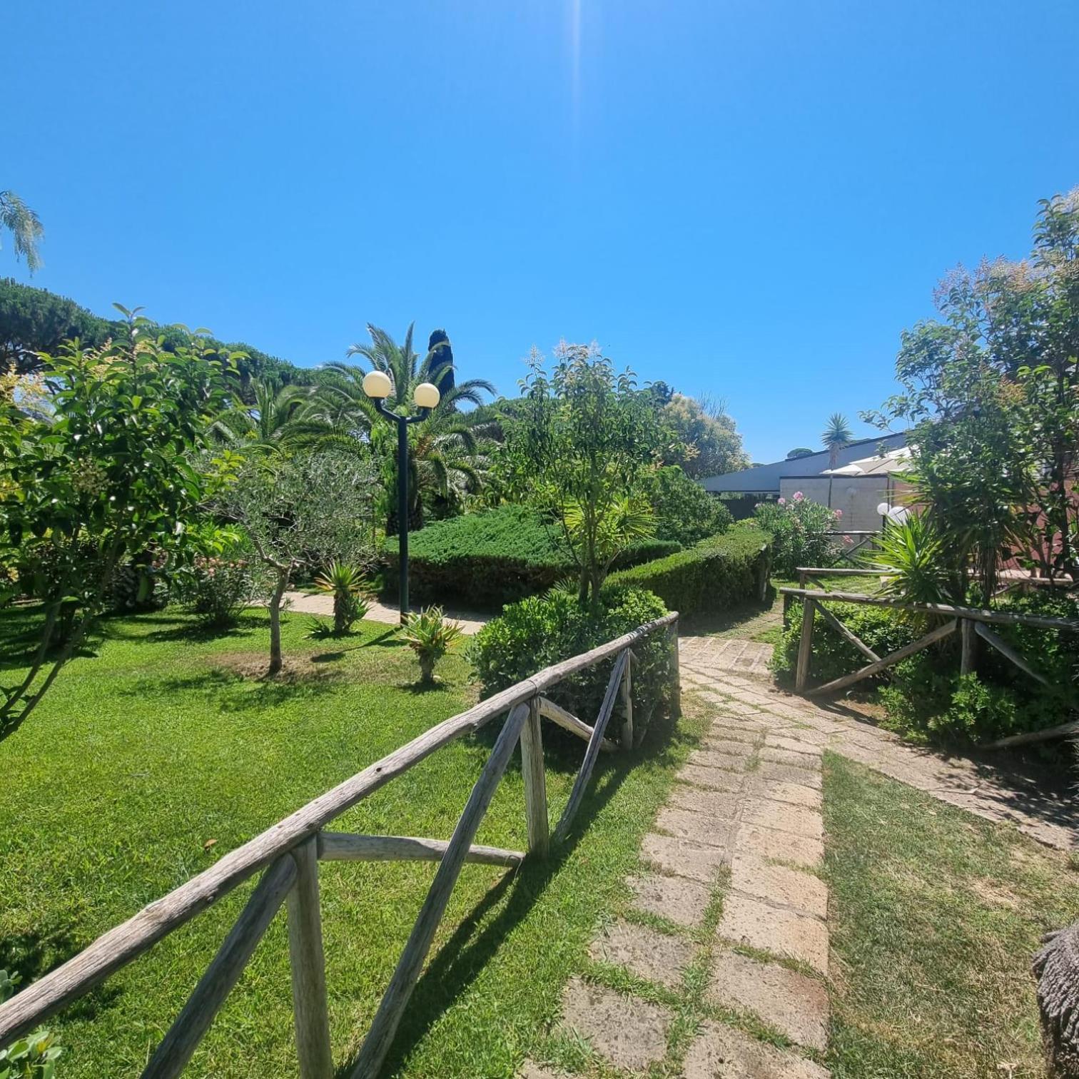 Residence Solemaremma Кастильоне-делла-Пеская Экстерьер фото