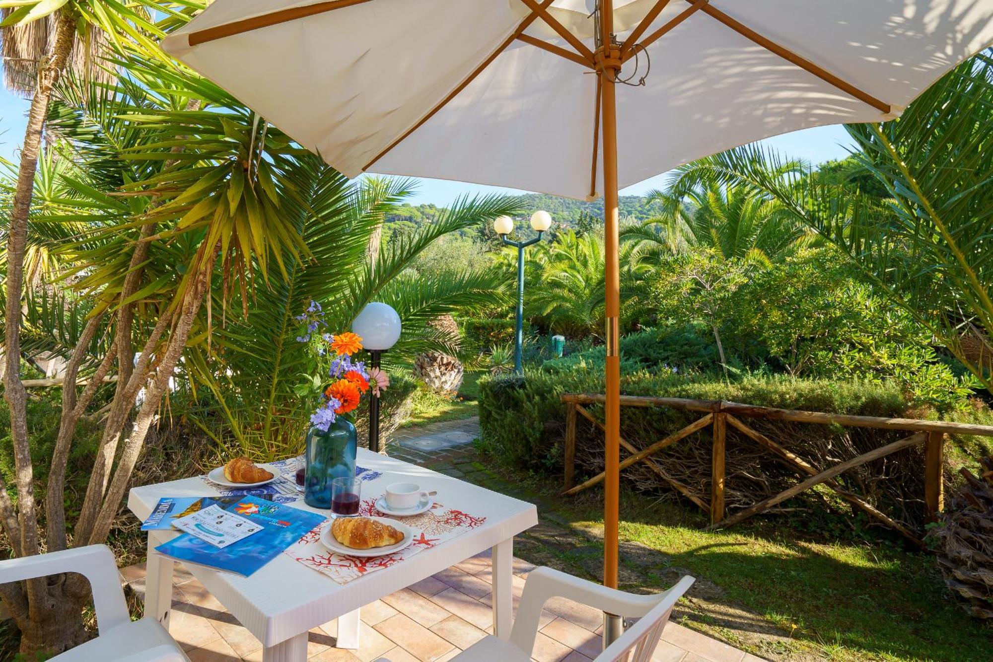 Residence Solemaremma Кастильоне-делла-Пеская Экстерьер фото